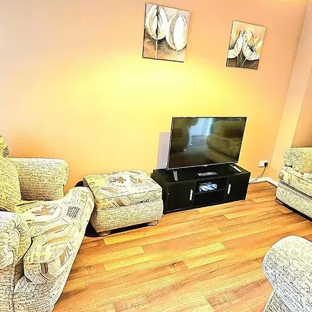 Cozy 3-Bed House Near Willen Lake With Garden Milton Keynes Exterior photo