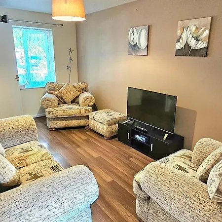 Cozy 3-Bed House Near Willen Lake With Garden Milton Keynes Exterior photo