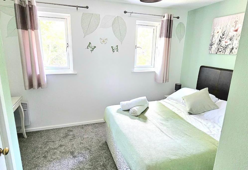 Cozy 3-bed House Near Willen With Garden Holiday home